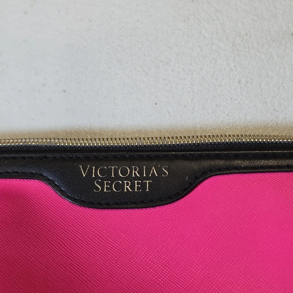 Victoria's‎ Secret Pink Cosmetic Bag Travel Makeup Toiletry Zip Pouch Large
